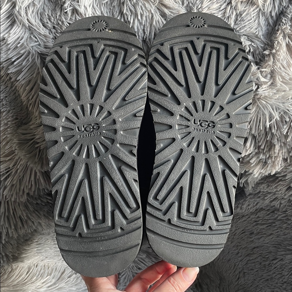 UGG Bailey Button II - image 10